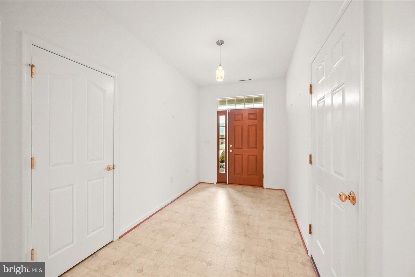 20 Stedtle Avenue Littlestown, PA 17340 - Photo 5 of 43 Large Foyer