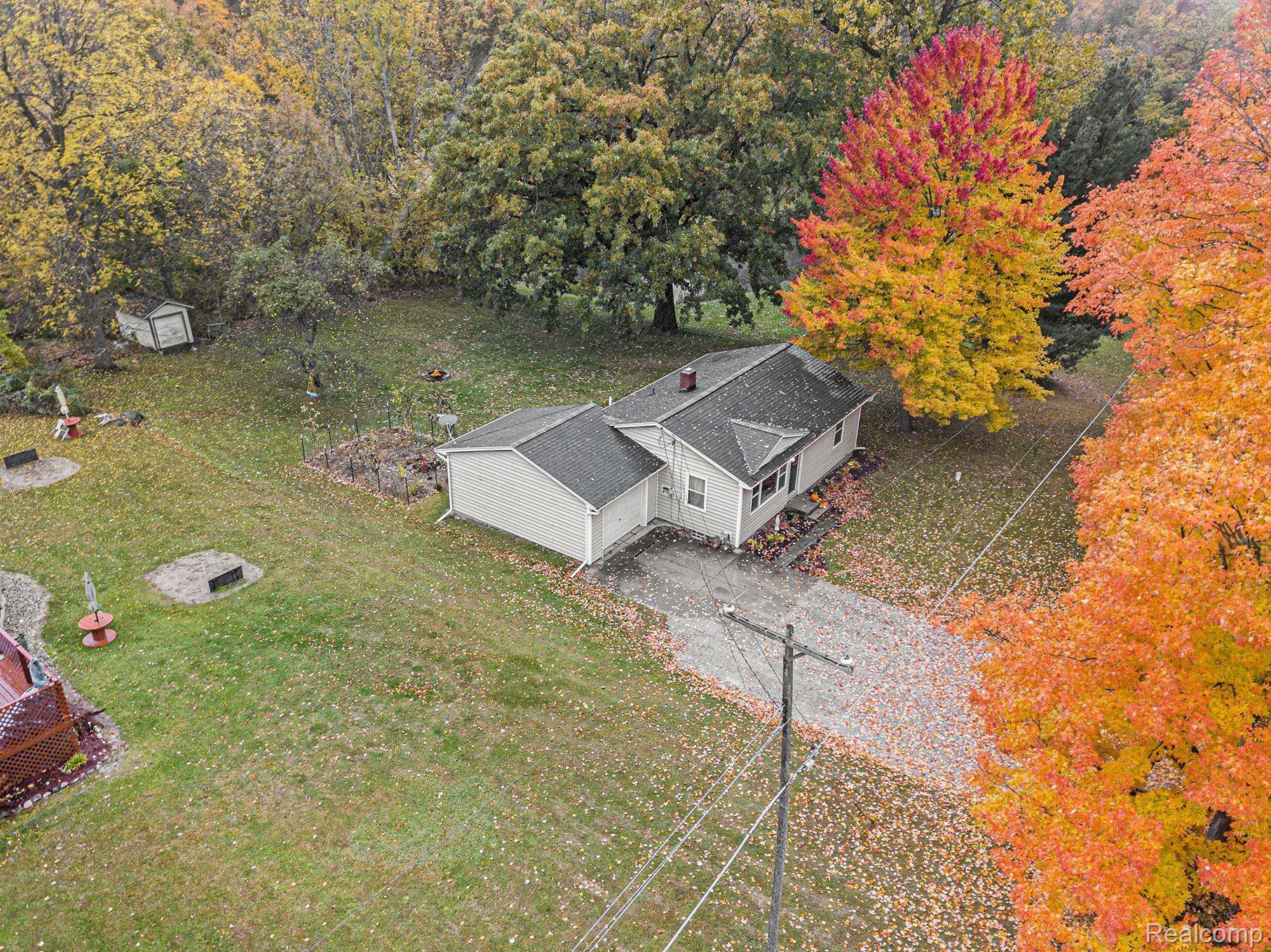11158 Foley Road Fenton, MI 48430 - Photo 15 of 18 Cozy up north living