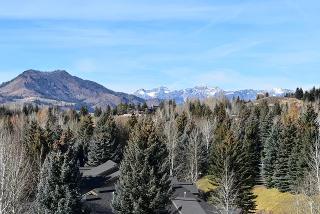 $595,000 | 4112 Bluff Condo Drive, Unit 4112, Sun Valley, ID 83353