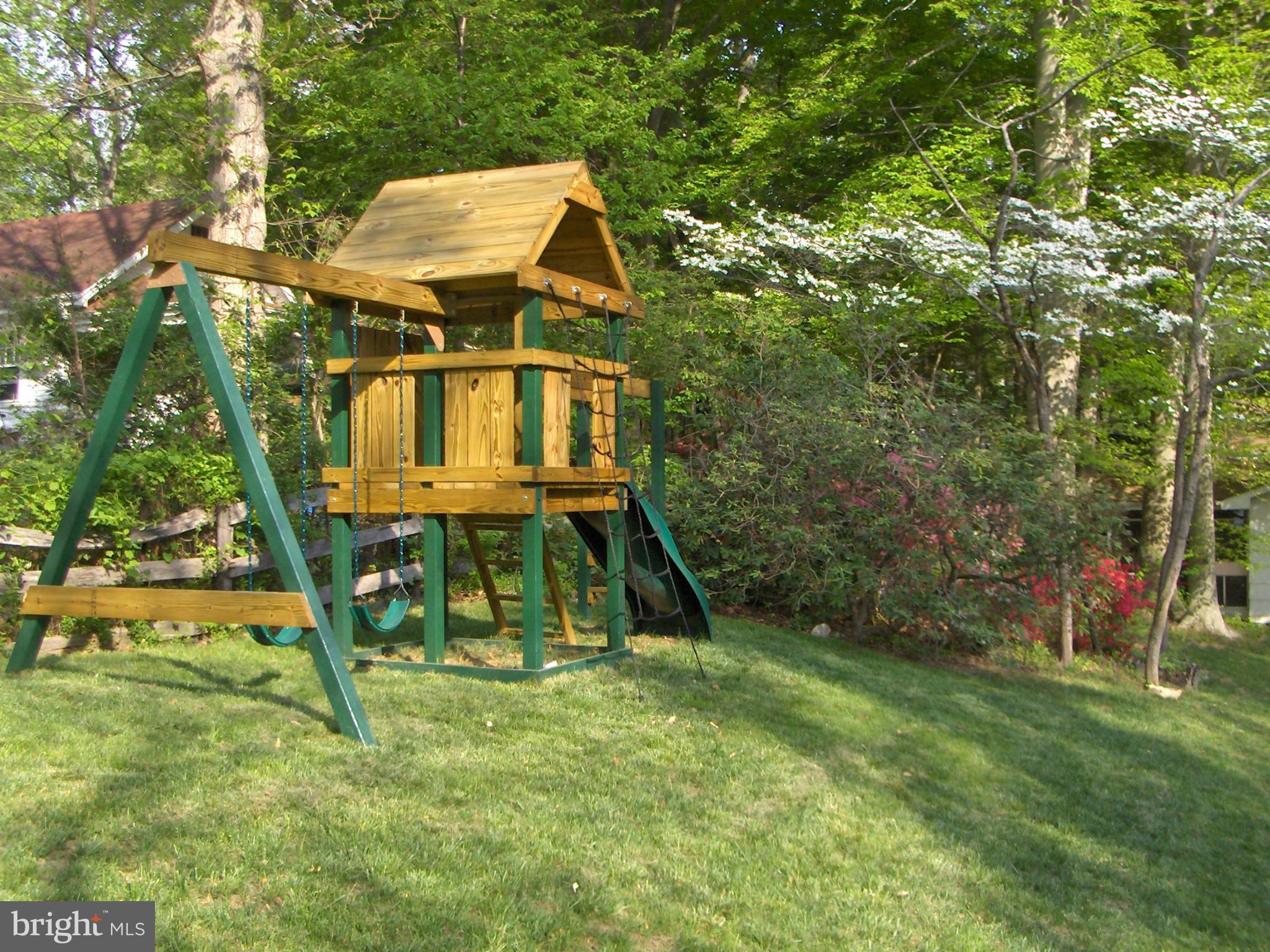 6050 Fir Road St. Leonard, MD 20685 - Photo 5 of 28 Exterior (Rear)