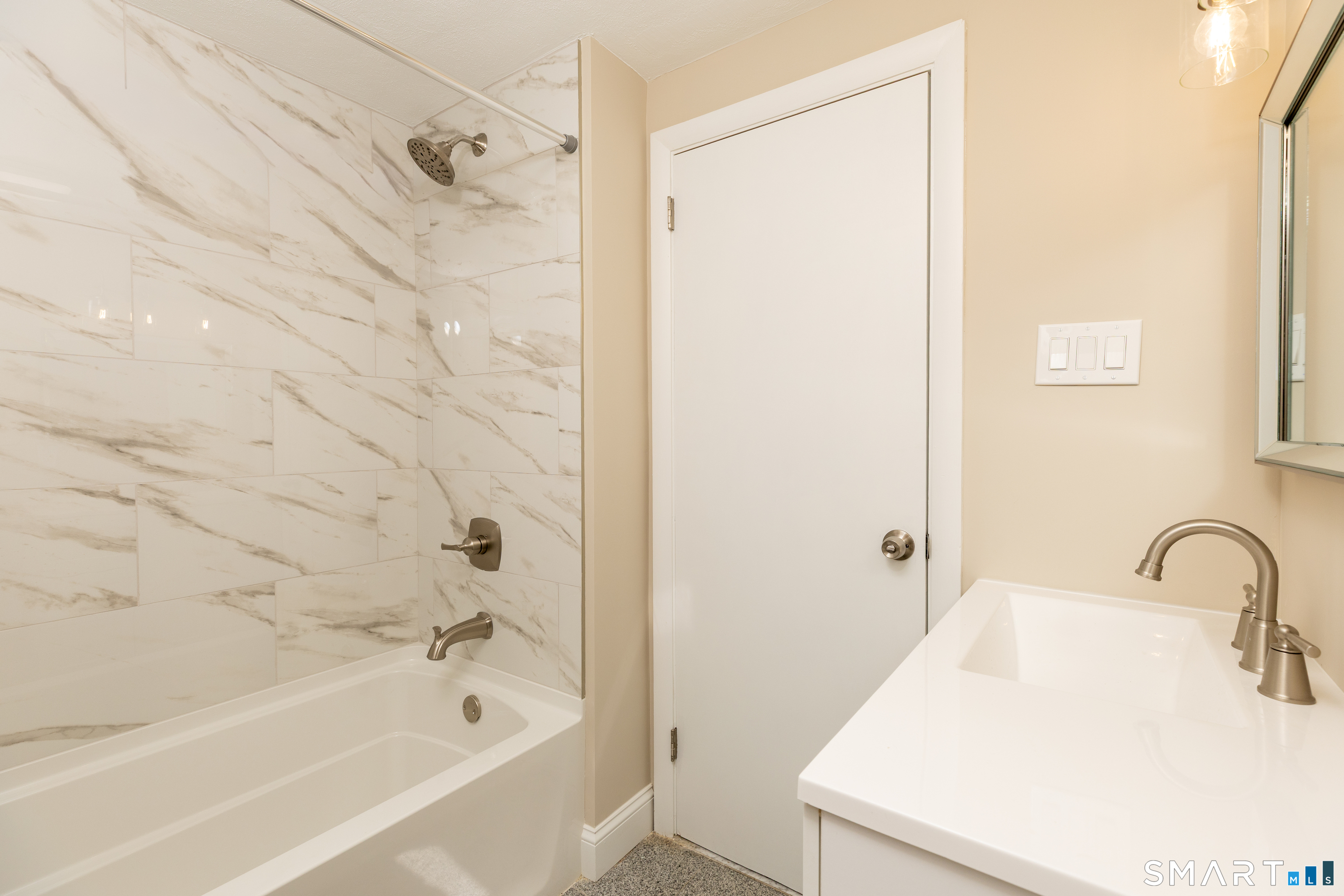 256 Charter Oak Street Manchester, CT 06040 - Photo 18 of 33 Main Floor Bathroom