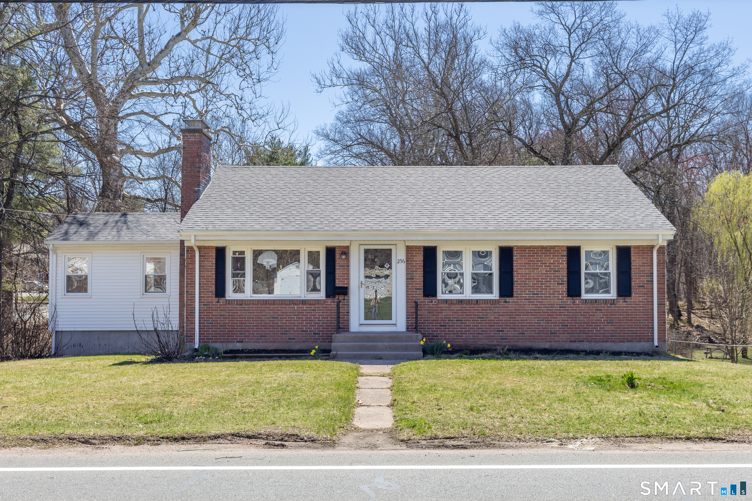 256 Charter Oak Street Manchester, CT 06040 - Photo 2 of 33 Front