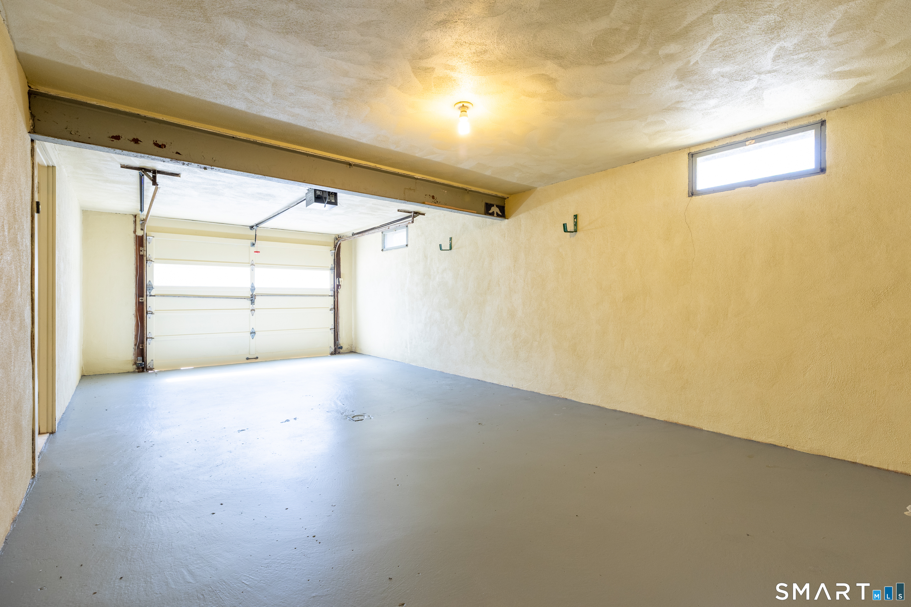 256 Charter Oak Street Manchester, CT 06040 - Photo 26 of 33 Garage