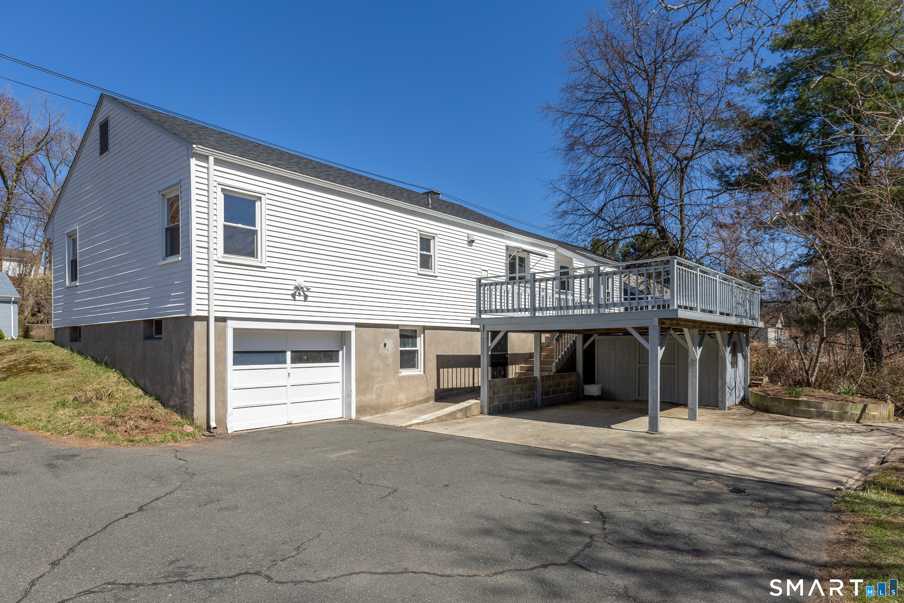 256 Charter Oak Street Manchester, CT 06040 - Photo 29 of 33 Back of House