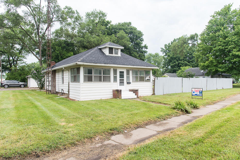 1319 South Main Street Three Rivers, MI 49093 - Photo 1 of 34 DSC_3457