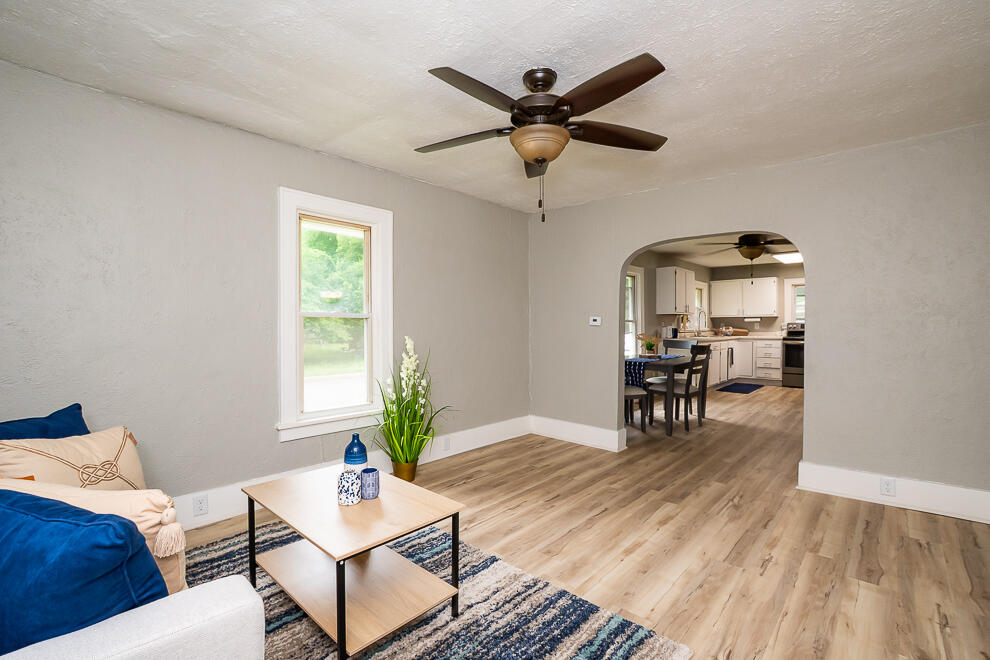 1319 South Main Street Three Rivers, MI 49093 - Photo 3 of 34 RN5_1809