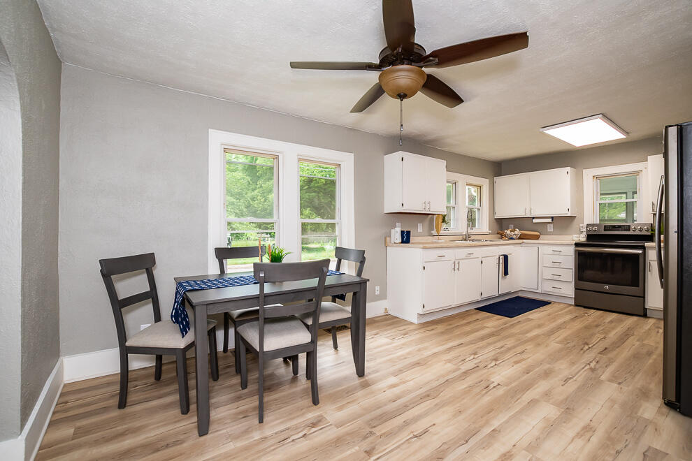 1319 South Main Street Three Rivers, MI 49093 - Photo 5 of 34 RN5_1812