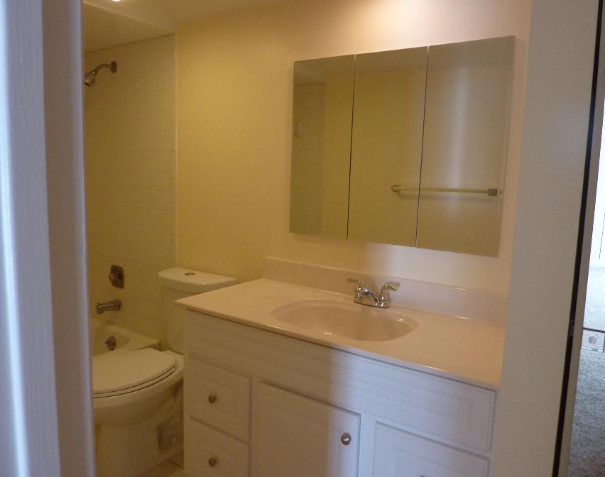 3900 County Line Road, Unit 8C Jupiter, FL 33469 - Photo 13 of 21 2nd Bath