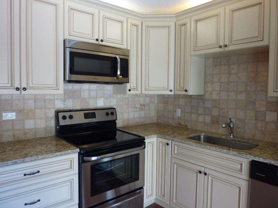 3900 County Line Road, Unit 8C Jupiter, FL 33469 - Photo 4 of 21 Tumbles Marble Backsplash