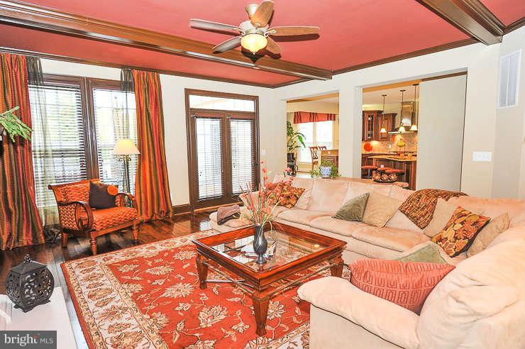9322 Castle Hill Road Springfield, VA 22153 - Photo 5 of 30 Family Room
