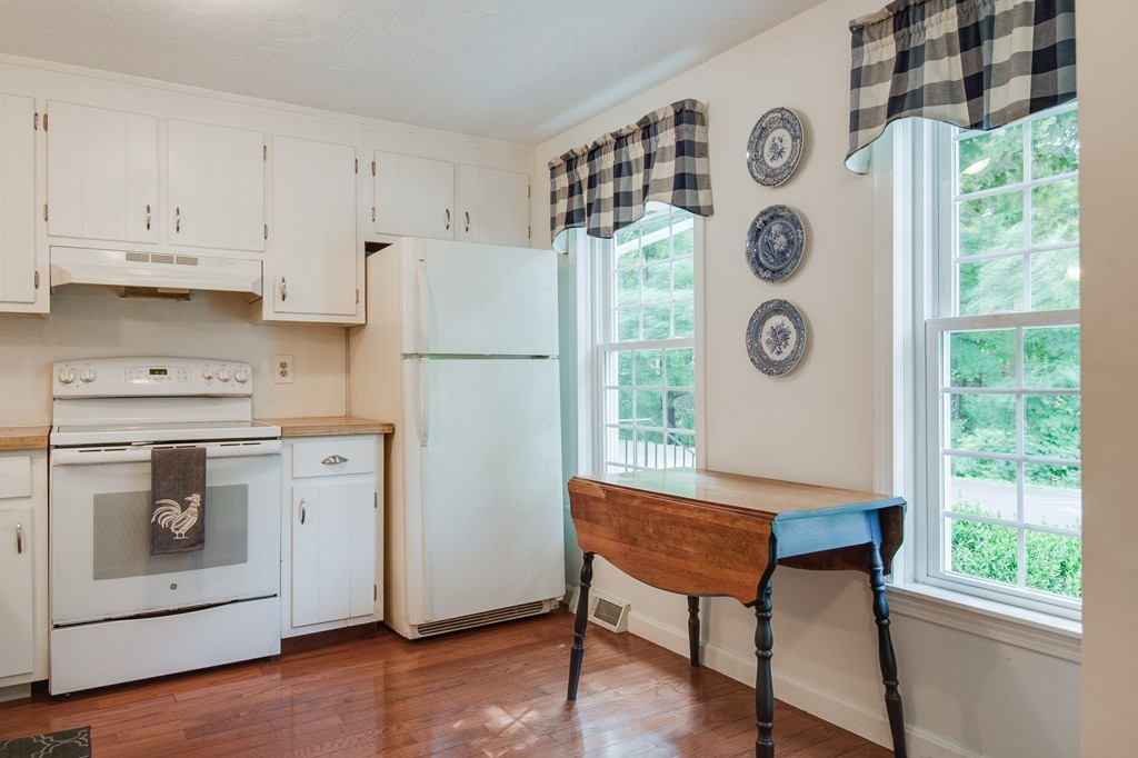 58 Spring Street, Unit 10 Medfield, MA 02052 - Photo 3 of 24 Gallery Image 3