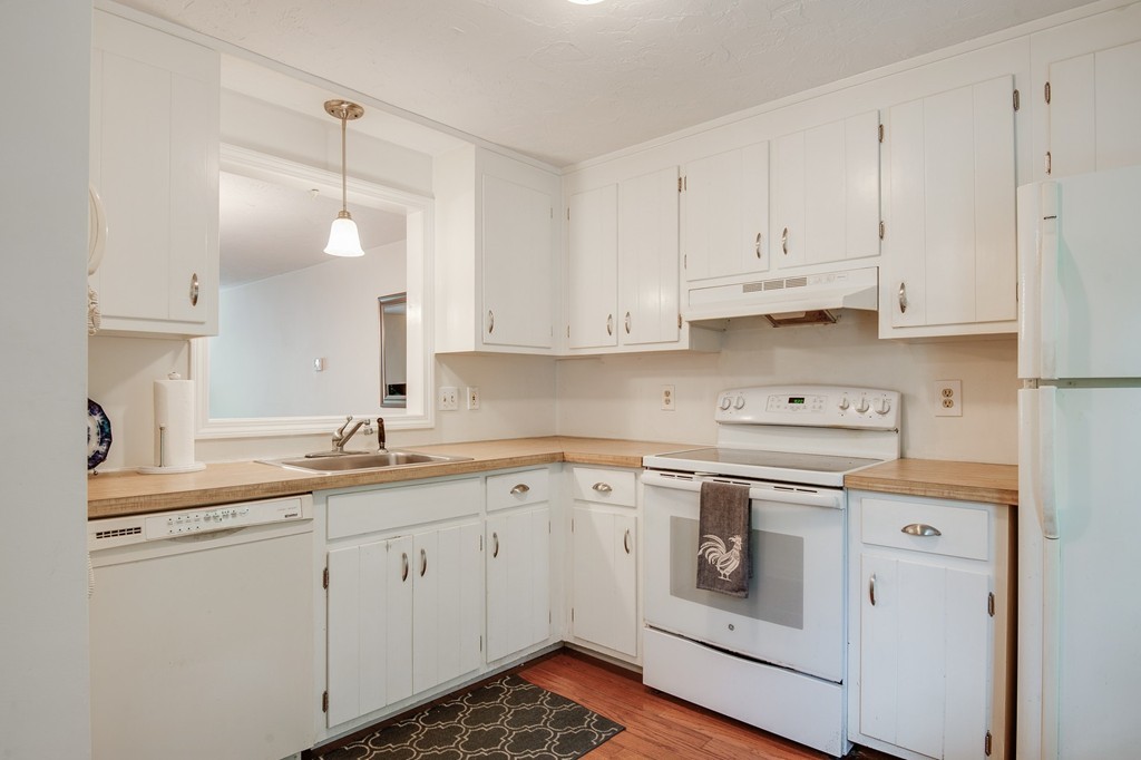 58 Spring Street, Unit 10 Medfield, MA 02052 - Photo 5 of 24 Gallery Image 5
