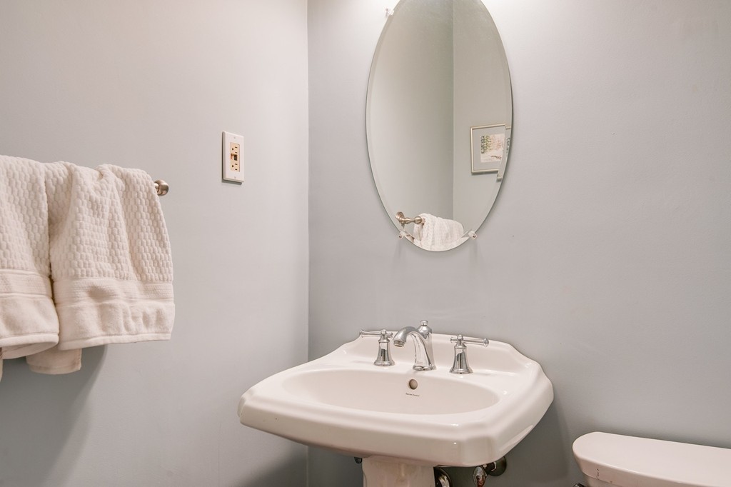 58 Spring Street, Unit 10 Medfield, MA 02052 - Photo 9 of 24 Gallery Image 9