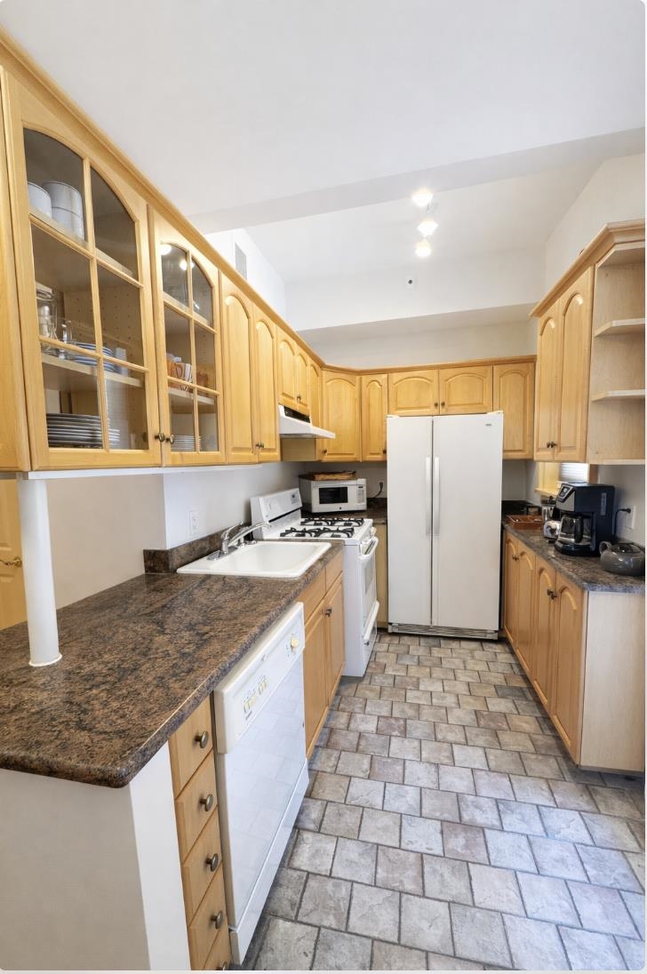 637 Bloomfield Street, Unit 1 Hoboken, NJ 07030 - Photo 3 of 9