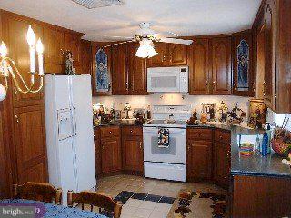 312 East Moyer Road Pottstown, PA 19464 - Photo 3 of 6 Gallery Image 3