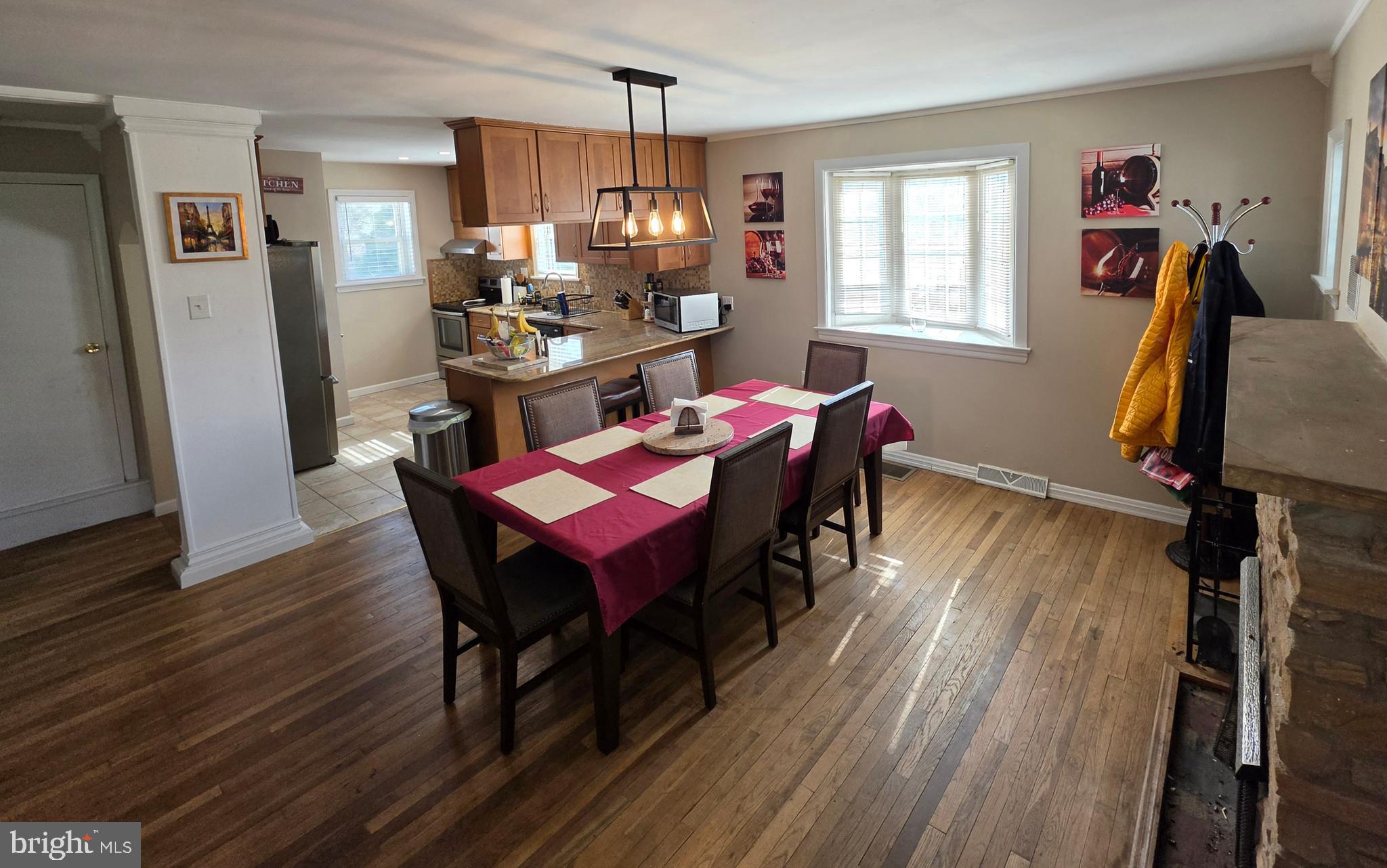 142 New Road Horsham, PA 19044 - Photo 4 of 38 a view of a dining room with furniture window and wooden floor