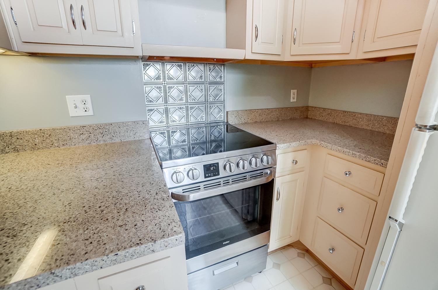 2376 Madison Road, Unit 51 Cincinnati, OH 45208 - Photo 25 of 47 Gallery Image 25