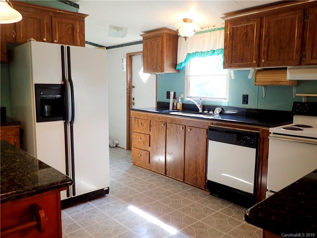 2107 Hartland Road Morganton, NC 28655 - Photo 4 of 25 Gallery Image 4