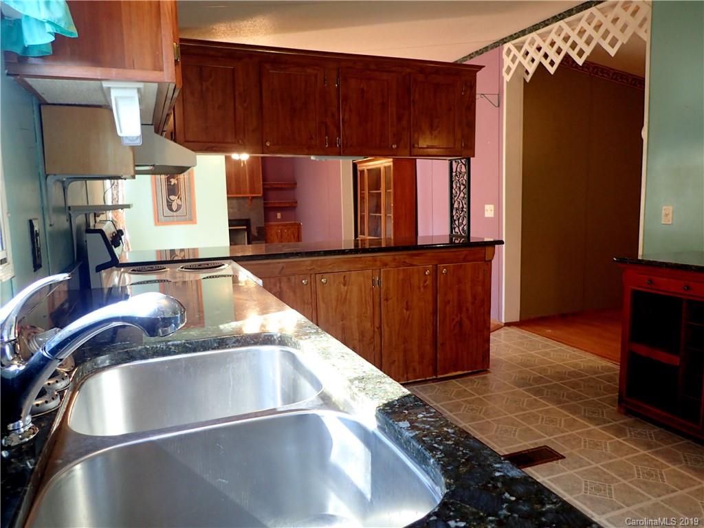 2107 Hartland Road Morganton, NC 28655 - Photo 5 of 25 Gallery Image 5
