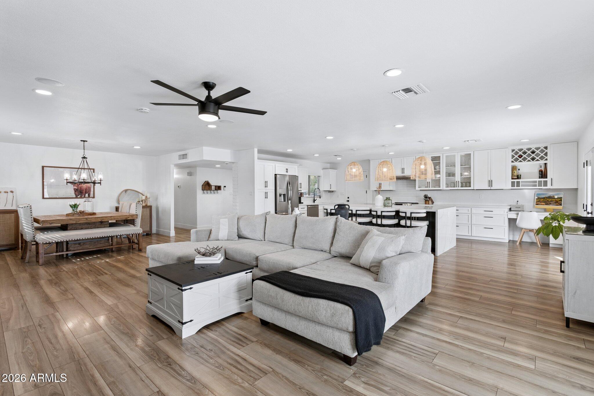 1715 West Orchid Lane Phoenix, AZ 85021 - Photo 17 of 57 Loads of natural light