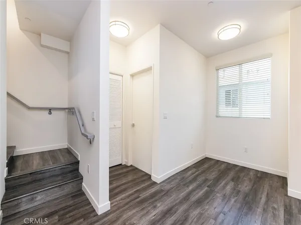 $3,650 | 5941 Barton Avenue, Unit 102, Los Angeles, CA 90038