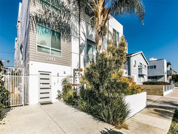 $3,650 | 5941 Barton Avenue, Unit 102, Los Angeles, CA 90038