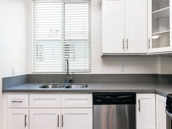 $3,650 | 5941 Barton Avenue, Unit 102, Los Angeles, CA 90038