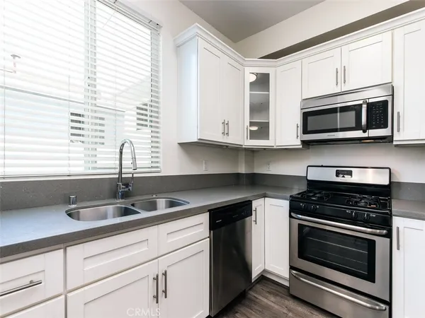 $3,650 | 5941 Barton Avenue, Unit 102, Los Angeles, CA 90038
