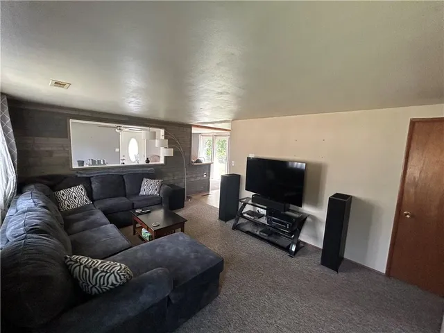 $220,000 | 8105 North Summit Street, Kansas City, MO 64118