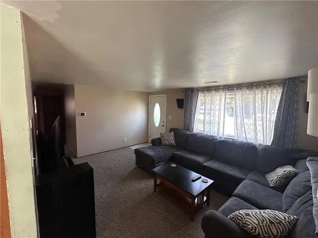 $220,000 | 8105 North Summit Street, Kansas City, MO 64118