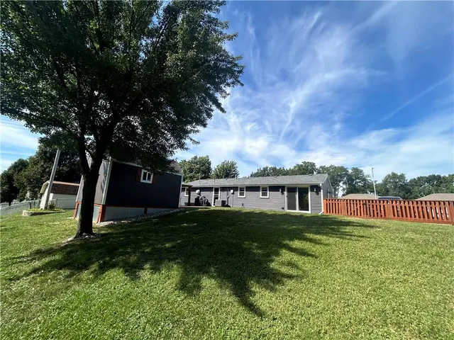 $220,000 | 8105 North Summit Street, Kansas City, MO 64118