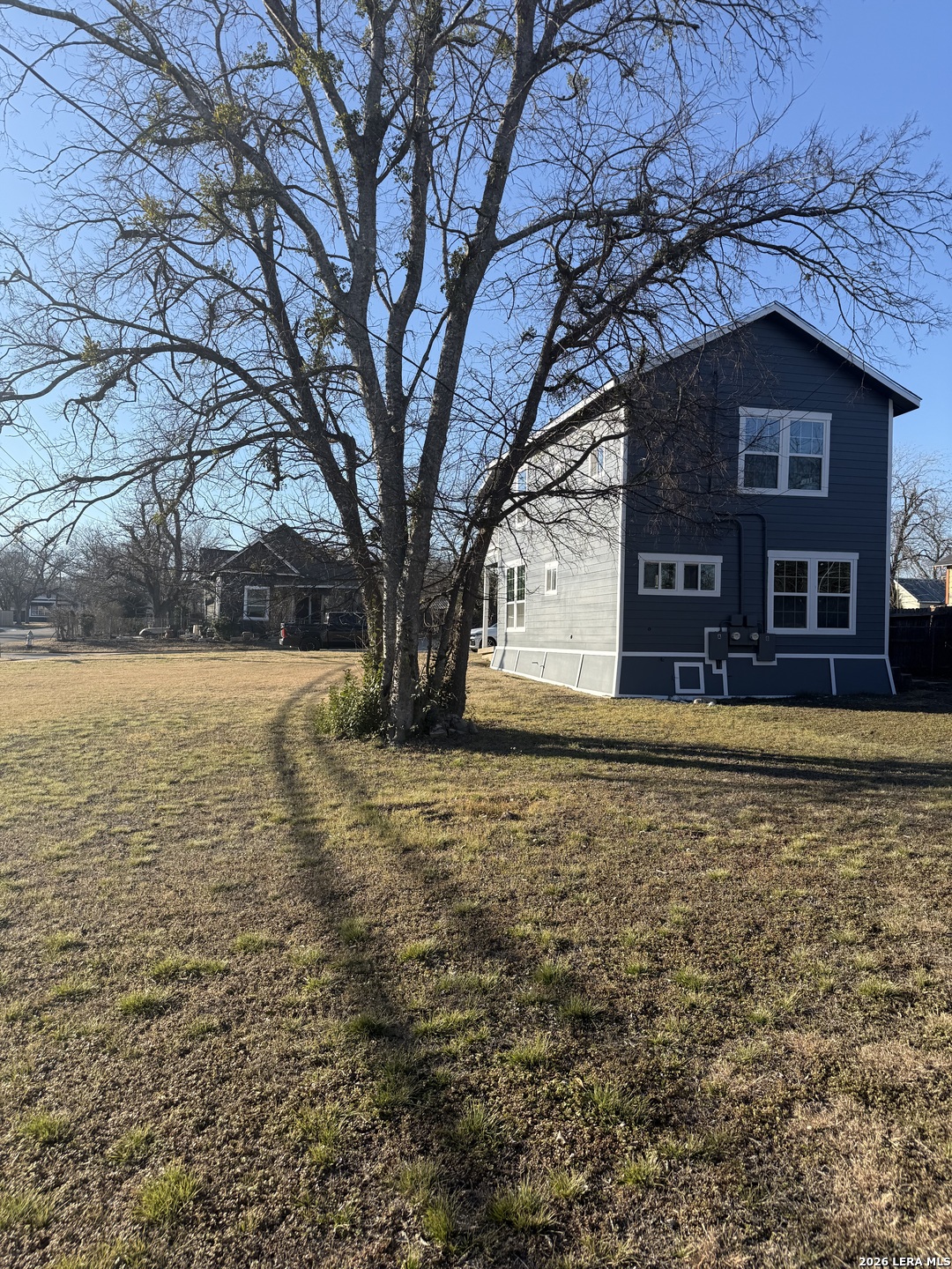 917 South 4th Street Temple, TX 76504 - Photo 12 of 33 a house view with swimming pool in front of it