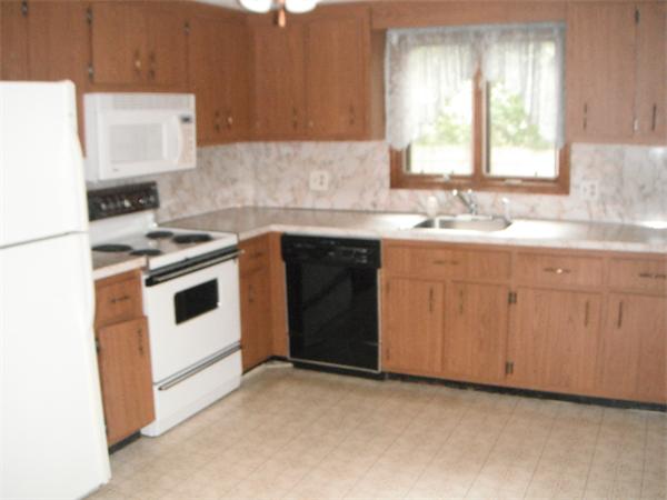 69 Carver Road Wareham, MA 02576 - Photo 5 of 11 Gallery Image 5