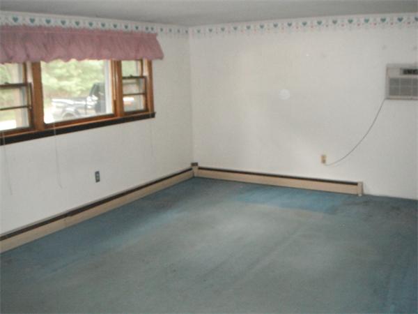 69 Carver Road Wareham, MA 02576 - Photo 6 of 11 Gallery Image 6