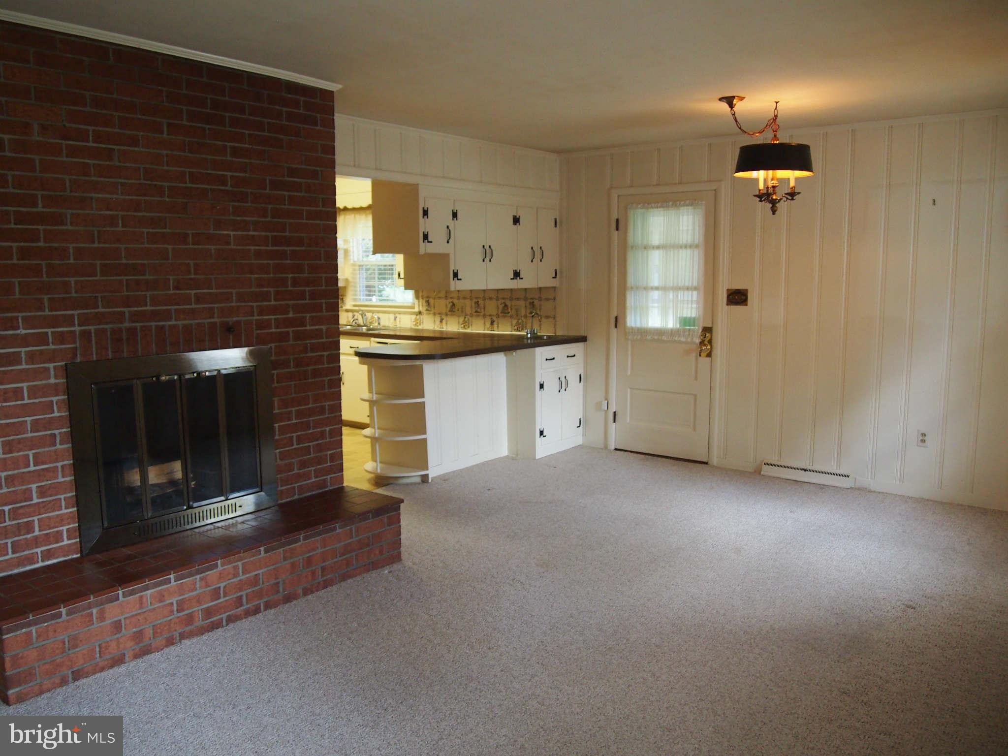 17900 Pin Oak Road Hagerstown, MD 21740 - Photo 11 of 30 Family Room