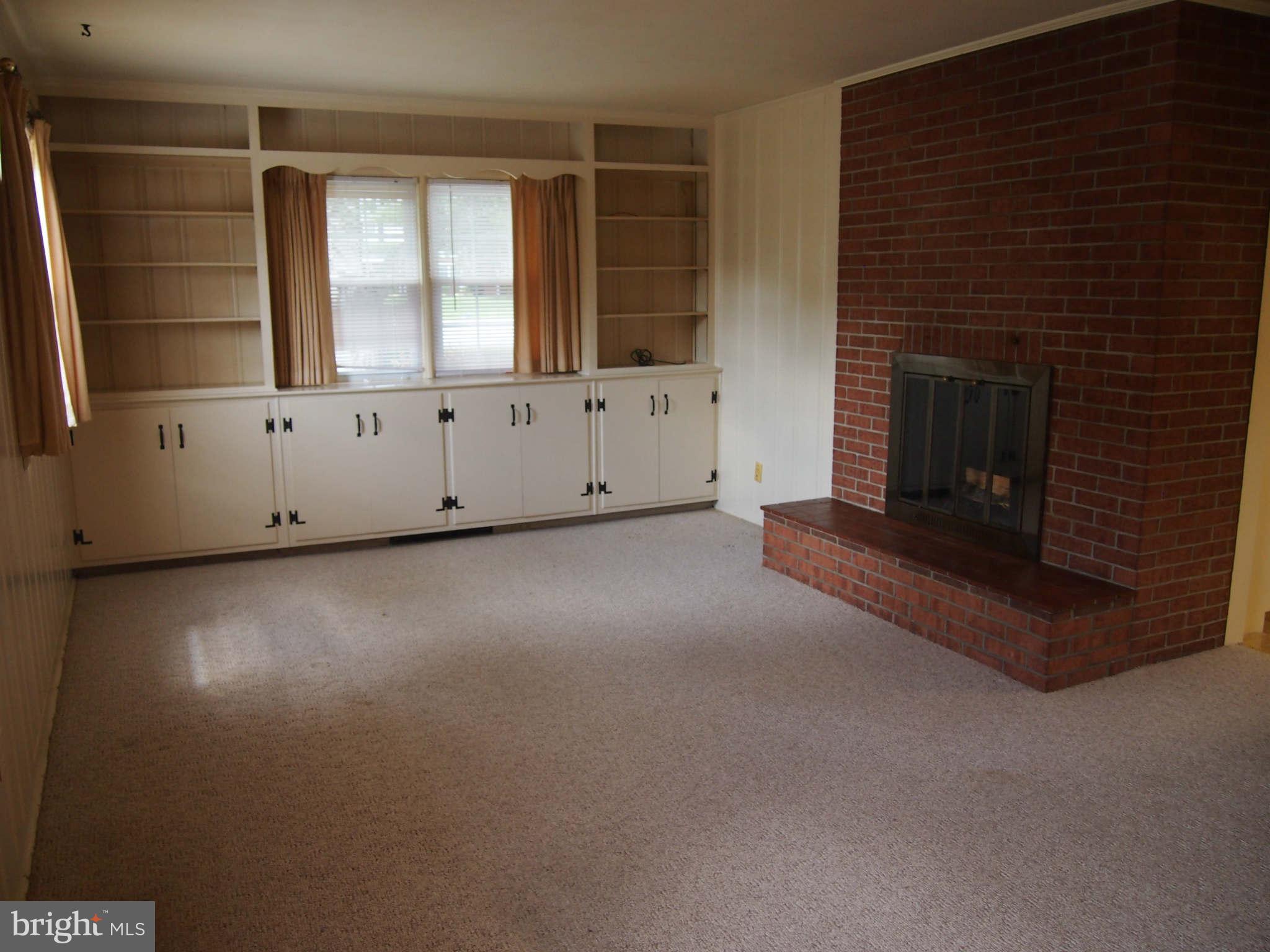17900 Pin Oak Road Hagerstown, MD 21740 - Photo 12 of 30 Family Room