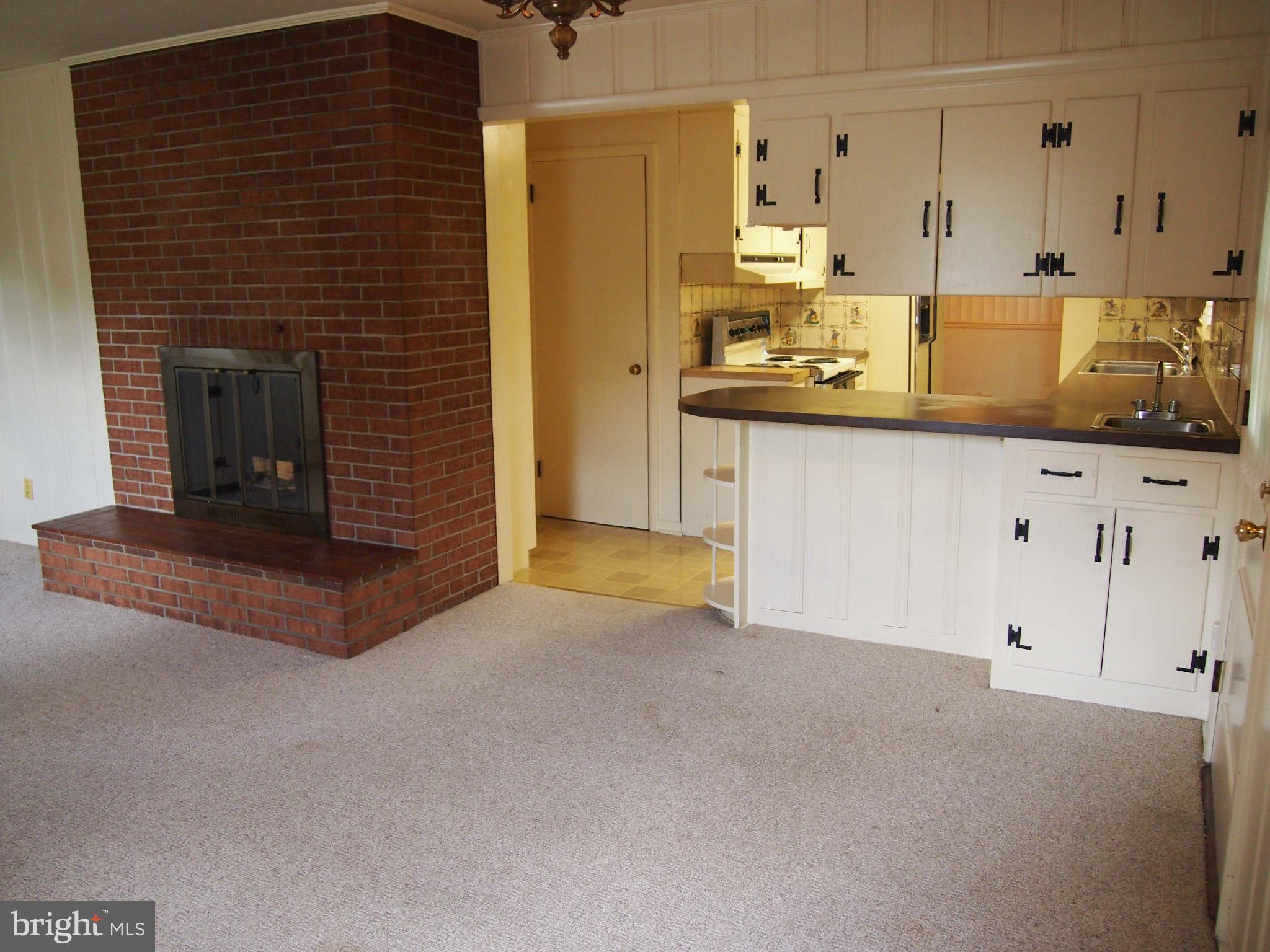 17900 Pin Oak Road Hagerstown, MD 21740 - Photo 10 of 30 Family Room