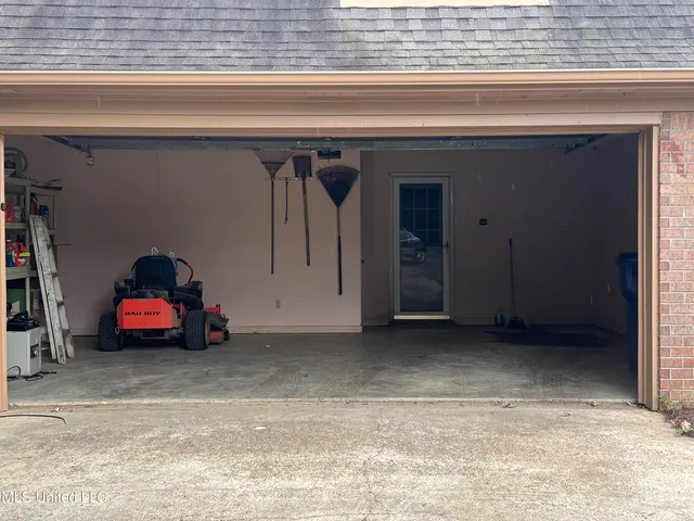 $299,900 | 350 Carrington Court, Hernando, MS 38632