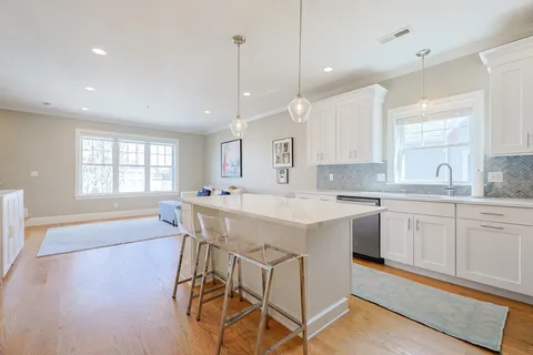 $899,000 | 17 Washington Avenue, Unit 3, Waltham, MA 02453