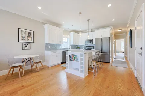 $899,000 | 17 Washington Avenue, Unit 3, Waltham, MA 02453