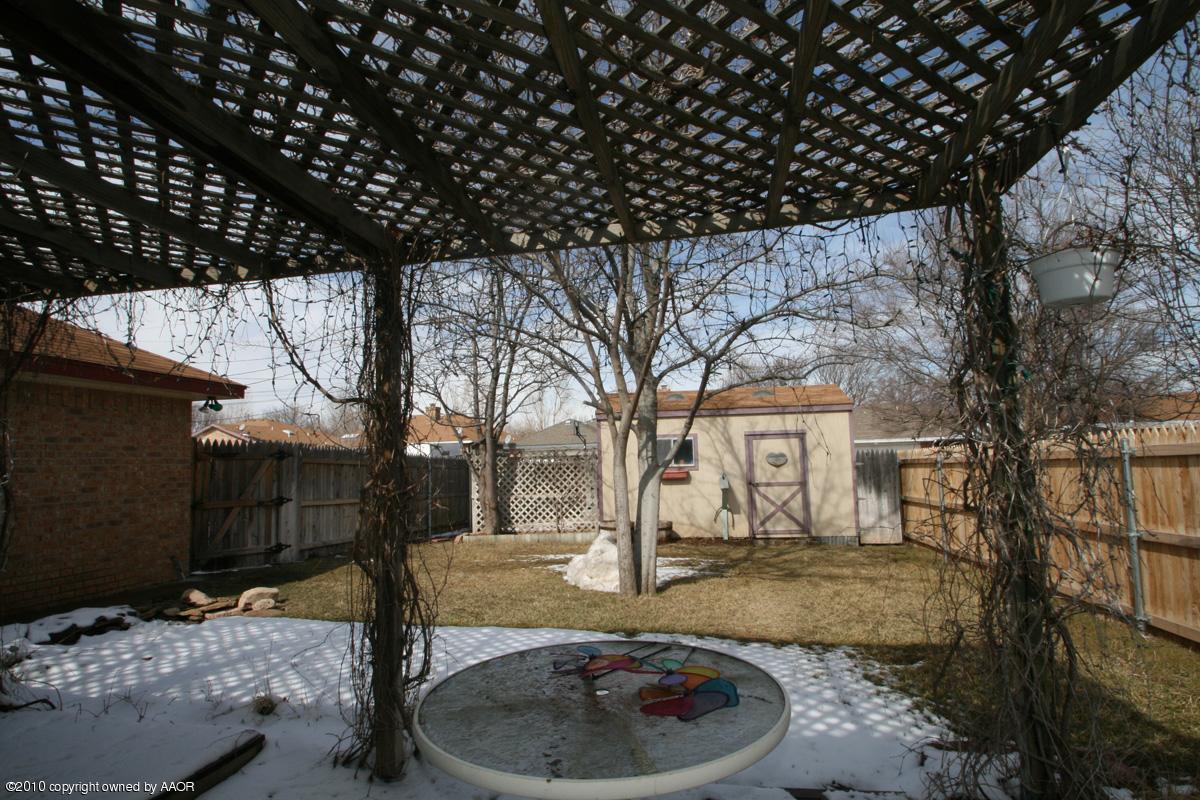 4212 Rincon Avenue Amarillo, TX 79110 - Photo 11 of 13 back yard a