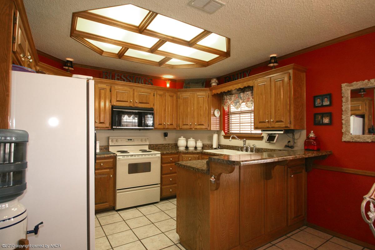 4212 Rincon Avenue Amarillo, TX 79110 - Photo 4 of 13 kitchen