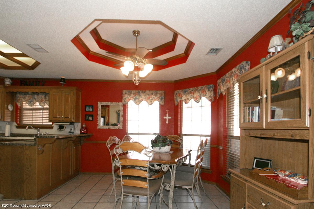 4212 Rincon Avenue Amarillo, TX 79110 - Photo 5 of 13 dining area