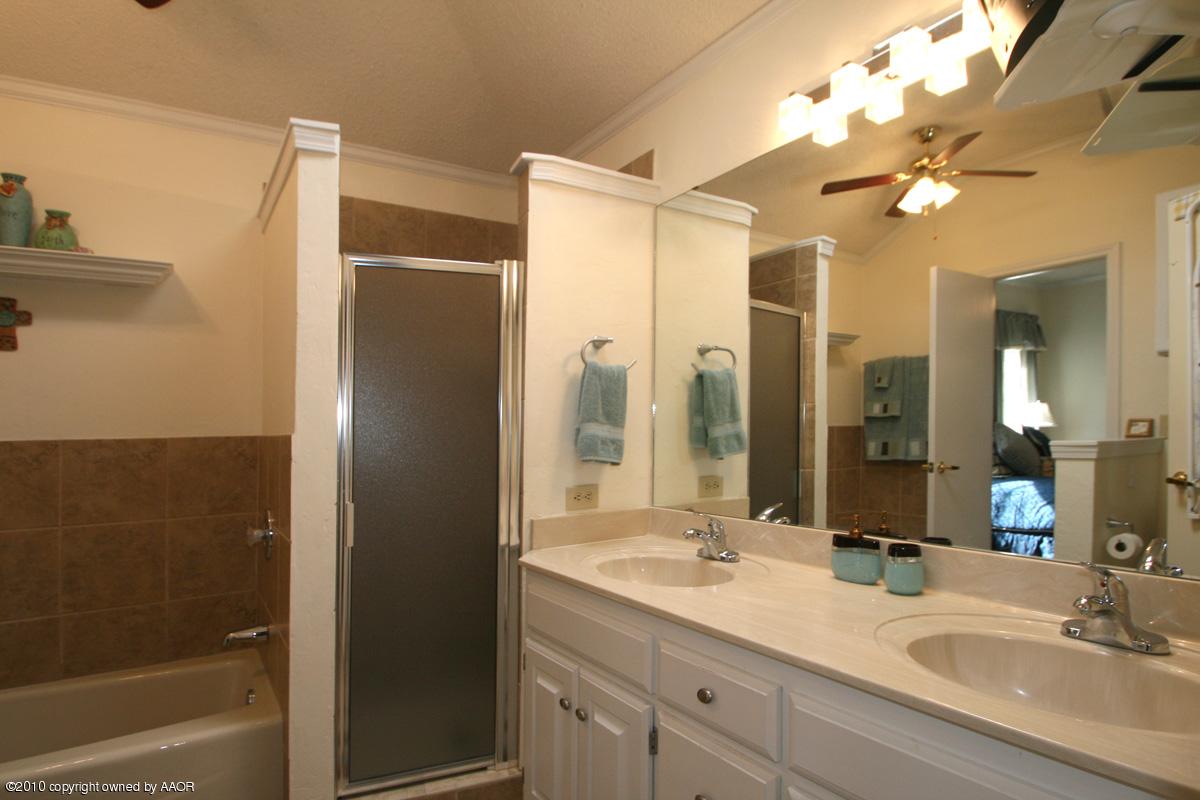 4212 Rincon Avenue Amarillo, TX 79110 - Photo 8 of 13 master bath