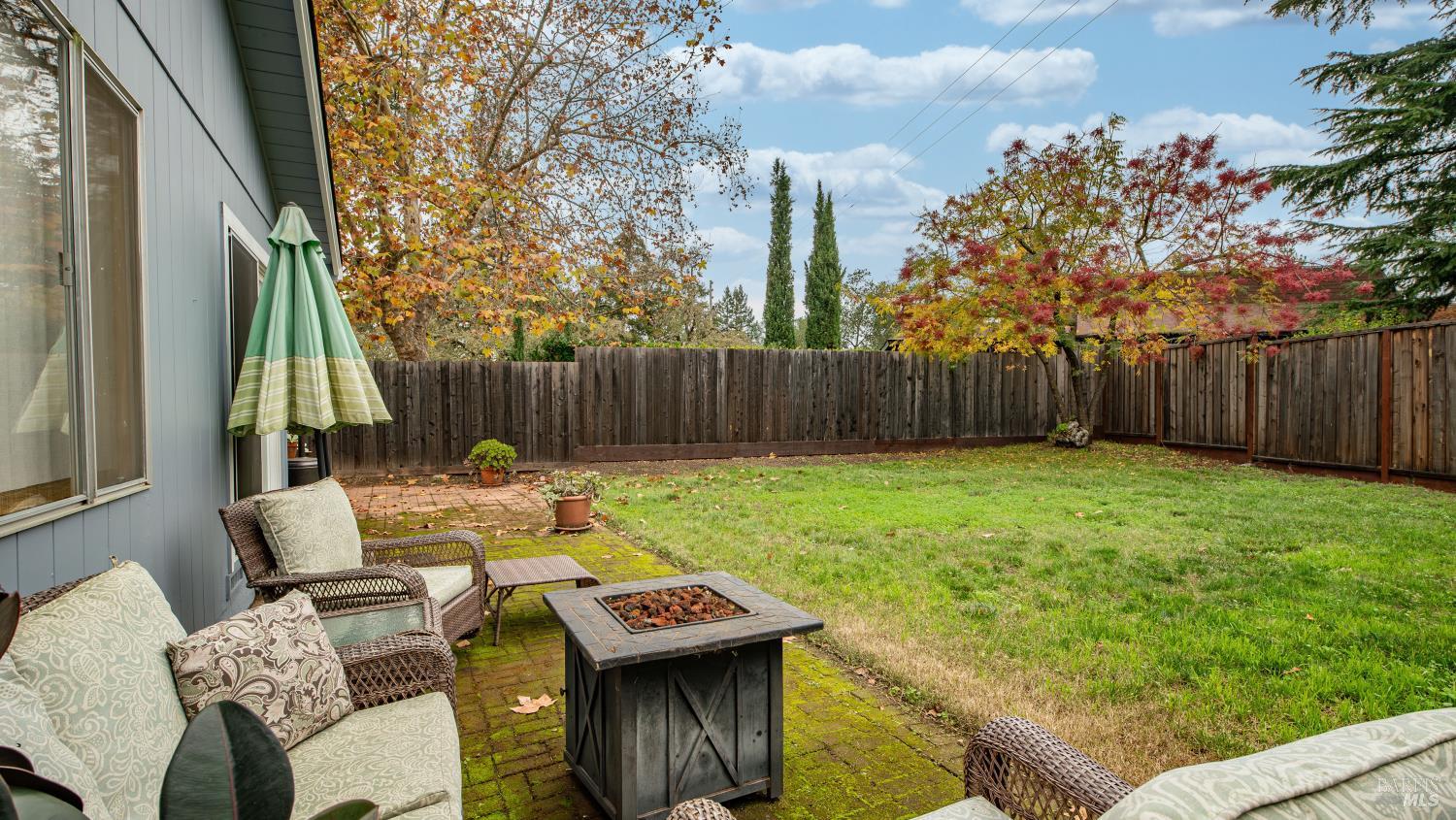 7 Portola Court Santa Rosa, CA 95409 - Photo 26 of 39 a view of yard with patio