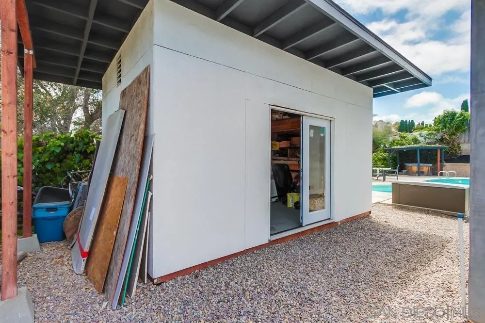 1438 Moon Road Vista, CA 92083 - Photo 52 of 56 Gallery Image 52