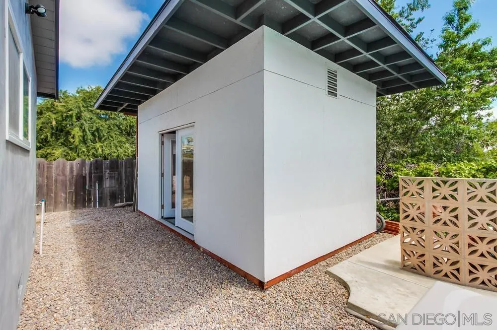 1438 Moon Road Vista, CA 92083 - Photo 53 of 56 Gallery Image 53