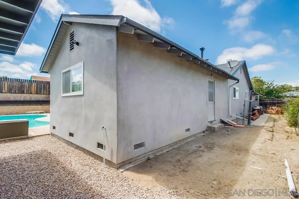 1438 Moon Road Vista, CA 92083 - Photo 55 of 56 Gallery Image 55