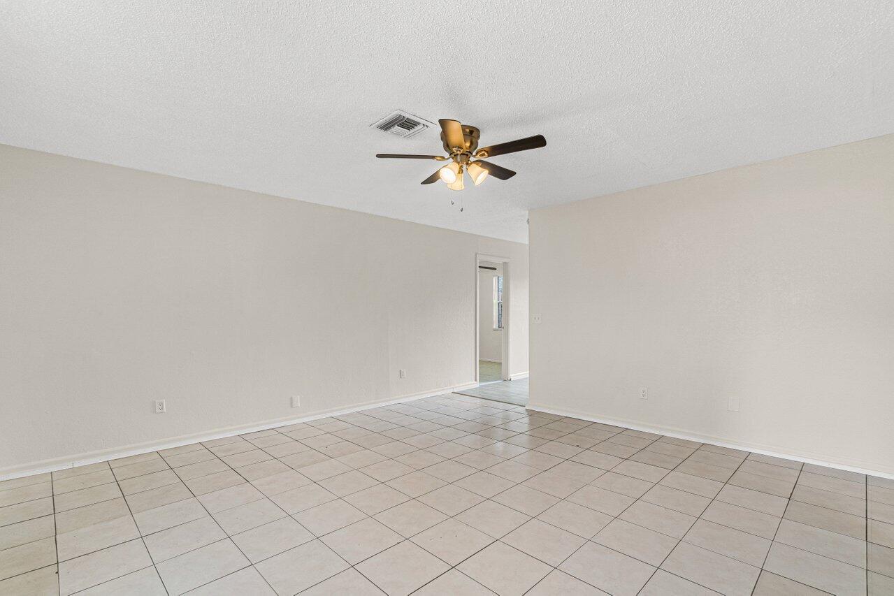 4913 Gulfstream Road Lake Worth, FL 33461 - Photo 16 of 20 018-4913GulfstreamRoad-LakeWorth-FL-3346