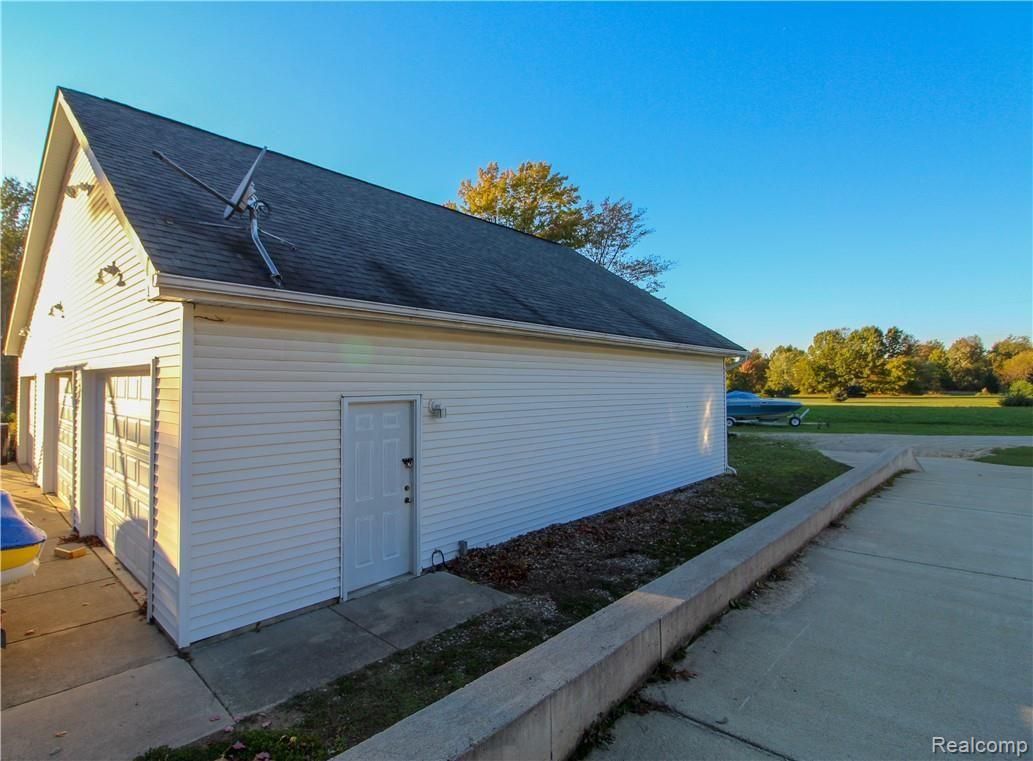 7199 Wiggins Road Howell, MI 48855 - Photo 2 of 36 IMG_9385.jpg